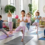 découvrez notre guide complet de yoga pour enfants, parfait pour initier les petits yogis en herbe à la pratique du yoga de manière ludique et adaptée.